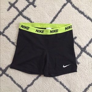 Nike Women’s Pro Cool Dry Fit Shorts Size Large